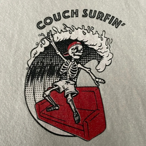 Arsenic - Couch Surfing Skeleton Light Grey Long Sleeve T-Shirt Men’s Medium - Picture 3 of 10